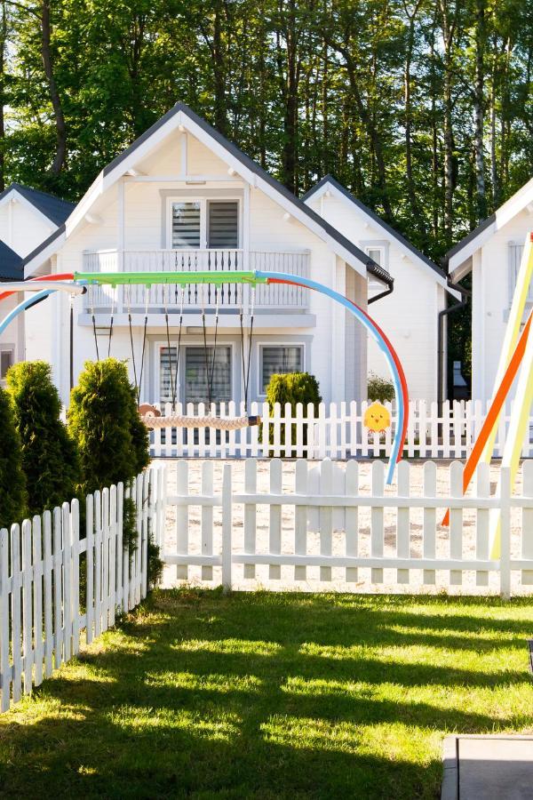 Collins Holiday Ustronie Morskie Exteriör bild