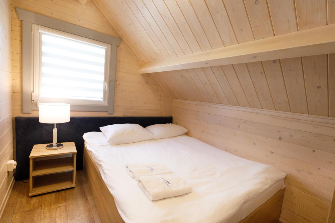 Collins Holiday Ustronie Morskie Exteriör bild