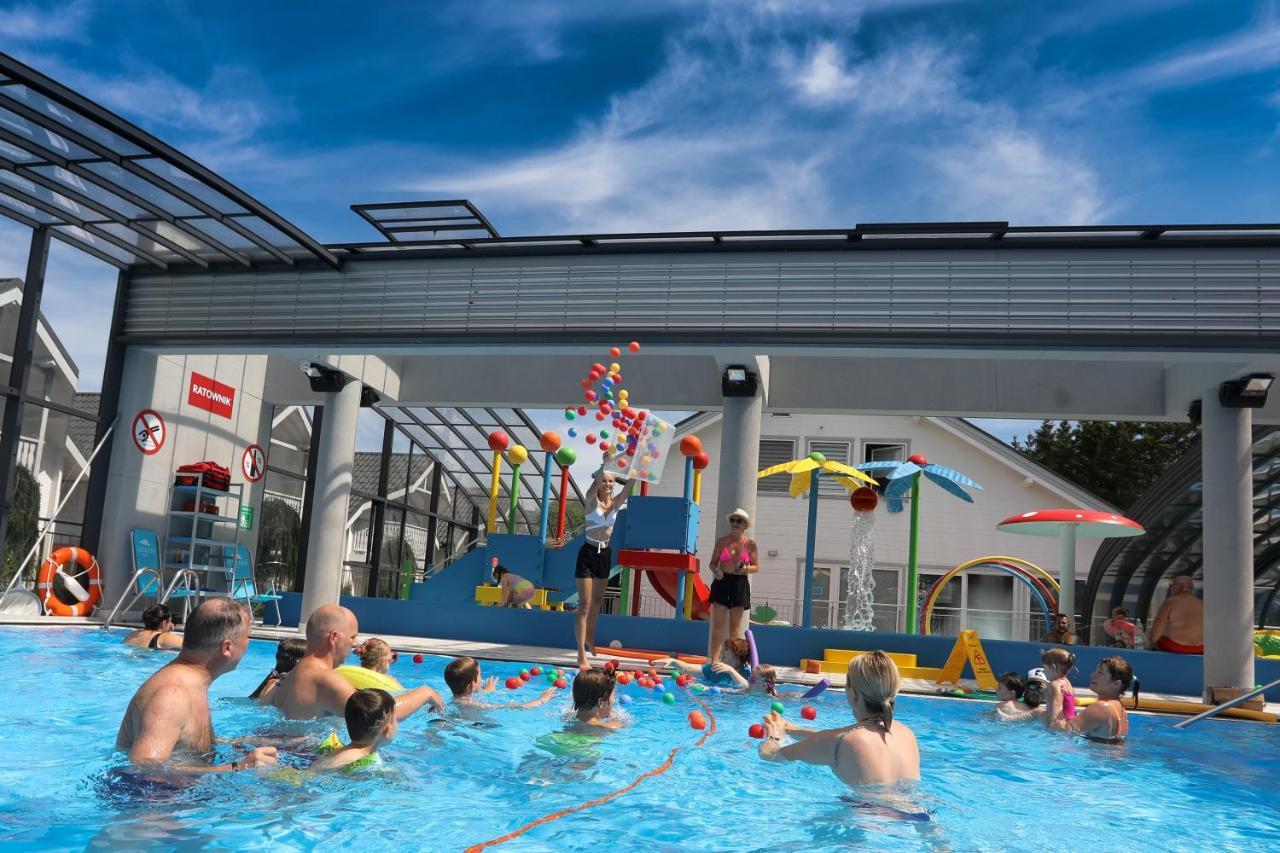 Collins Holiday Ustronie Morskie Exteriör bild