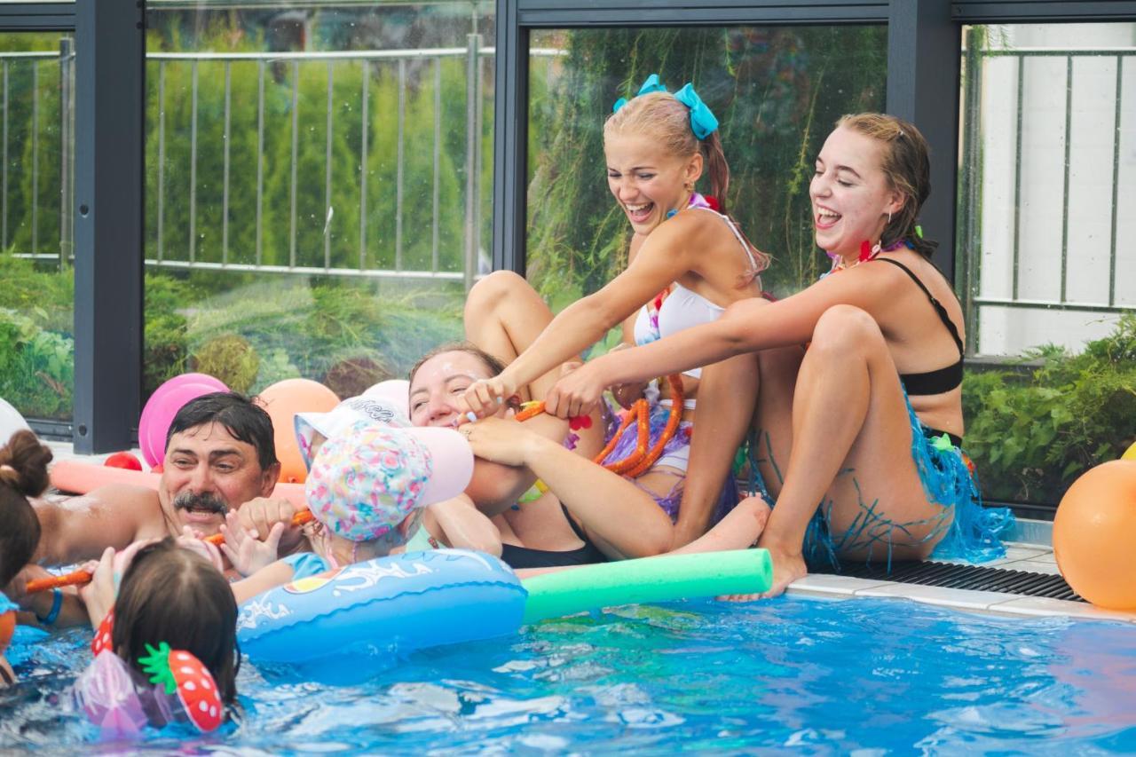 Collins Holiday Ustronie Morskie Exteriör bild